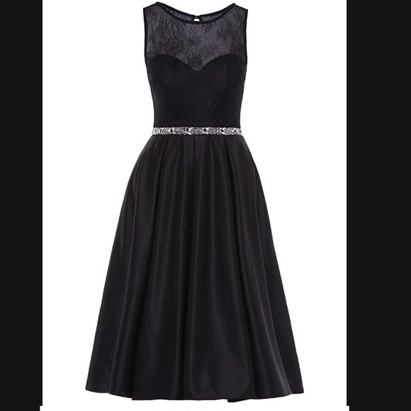 Dresses & Skirts - NEW 💕Black Sleeveless Dress🎉